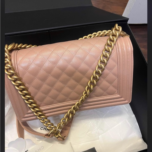 Chanel medium boy bag Sold - Picture 4 of 10